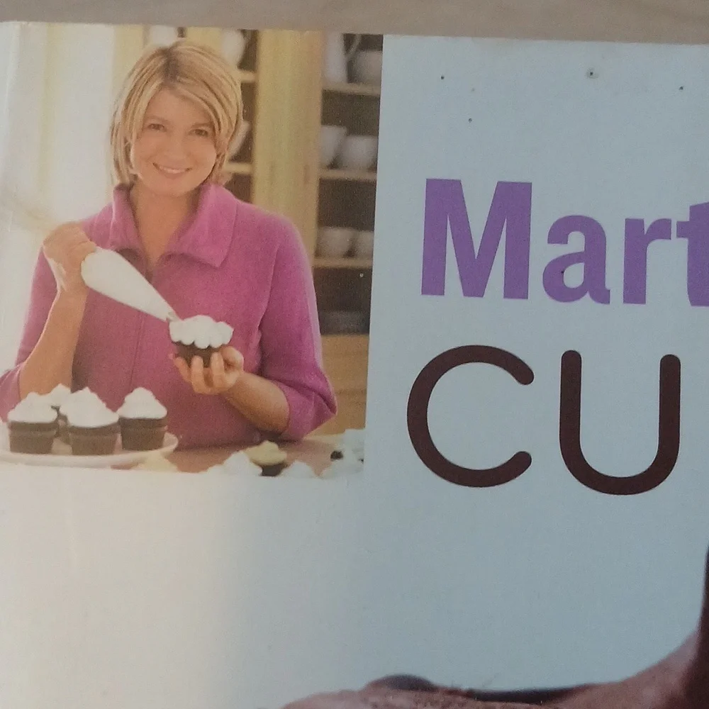 Martha Stewart Cupcakes Book 175 Ideas Paperback First Edition A Baking Guide